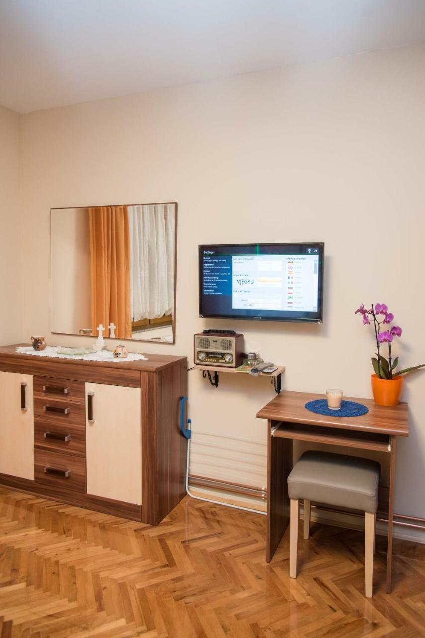 Rooms Vlado ดารูวาร์ ภายนอก รูปภาพ